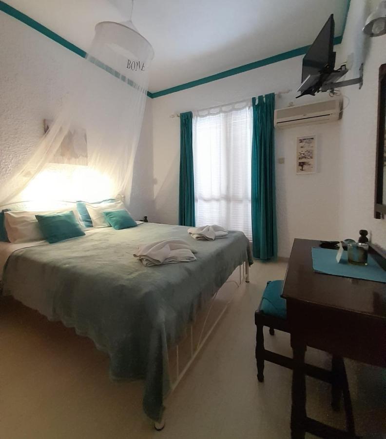 Artemis Rooms Agia Marina  외부 사진