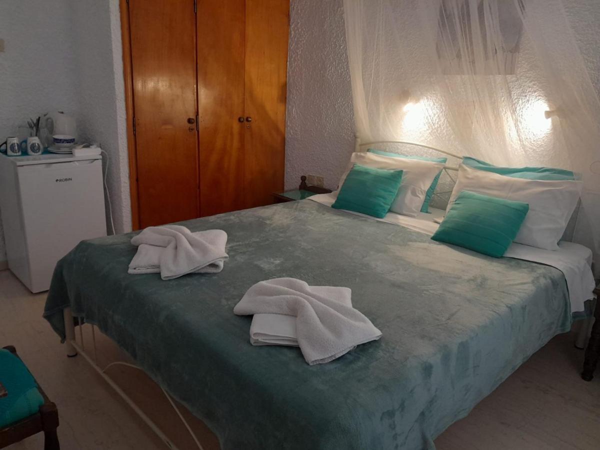 Artemis Rooms Agia Marina  외부 사진