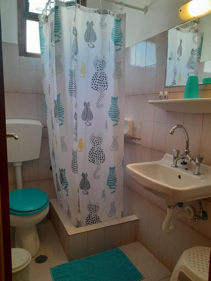 Artemis Rooms Agia Marina  외부 사진