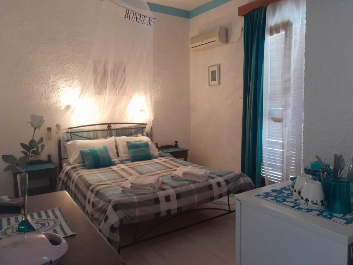 Artemis Rooms Agia Marina  외부 사진