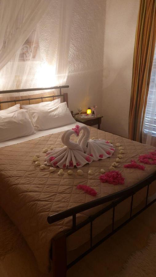 Artemis Rooms Agia Marina  외부 사진