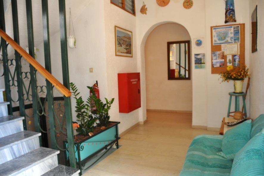 Artemis Rooms Agia Marina  외부 사진