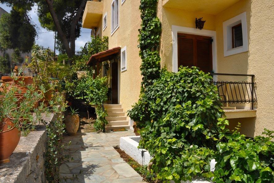 Artemis Rooms Agia Marina  외부 사진