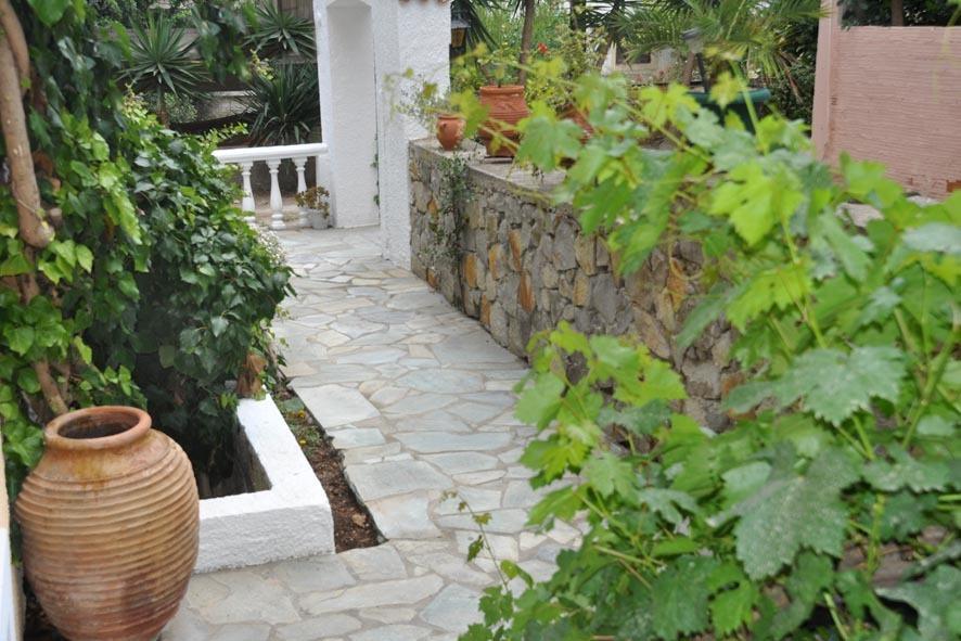 Artemis Rooms Agia Marina  외부 사진
