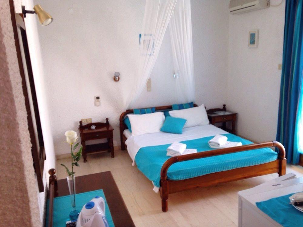 Artemis Rooms Agia Marina  외부 사진